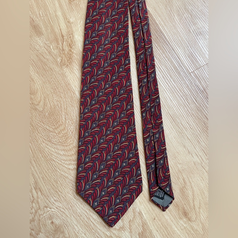 Christian Dior men’s silk tie made in USA burgundy